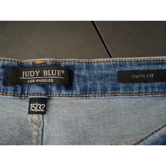 Judy Blue Jeans Women's Size 15/32 Capri Fit Distressed Blue Denim Casual Work‎ - Picture 3 of 10